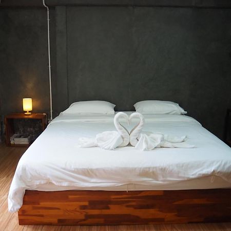 Banmai87 Guest House บ้านไม้87 เกสต์เฮ้าส์ 프라 나콘 시 아유타야 외부 사진