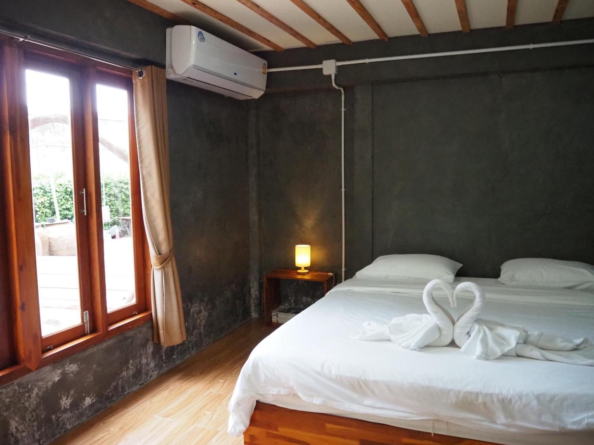 Banmai87 Guest House บ้านไม้87 เกสต์เฮ้าส์ 프라 나콘 시 아유타야 외부 사진